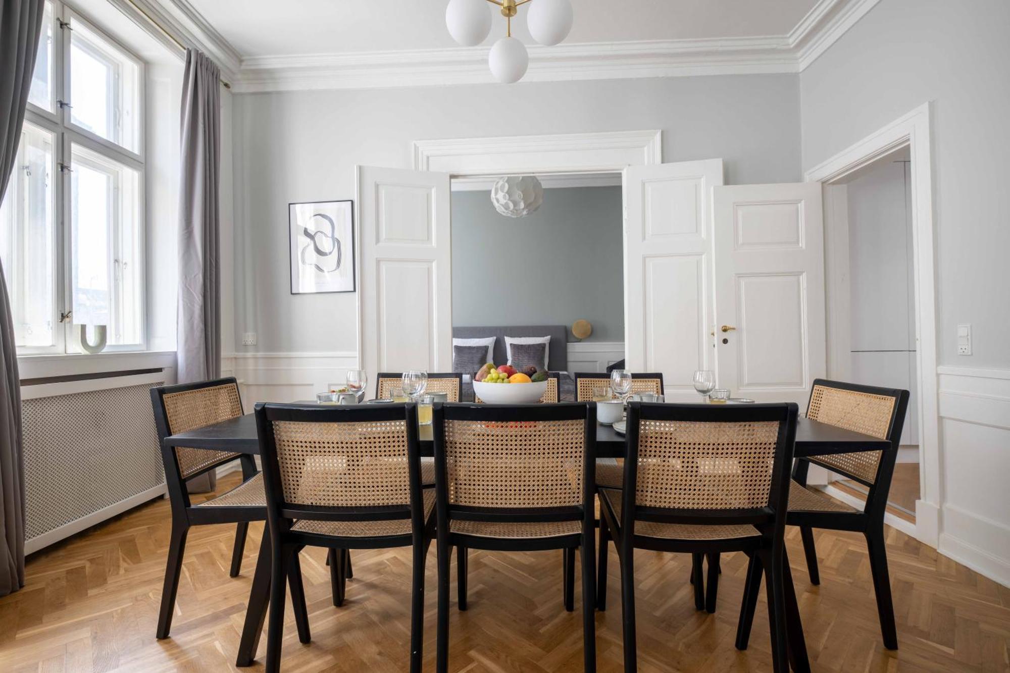 Lavish 4br In The Heart Of Cph By The Canals Copenhagen