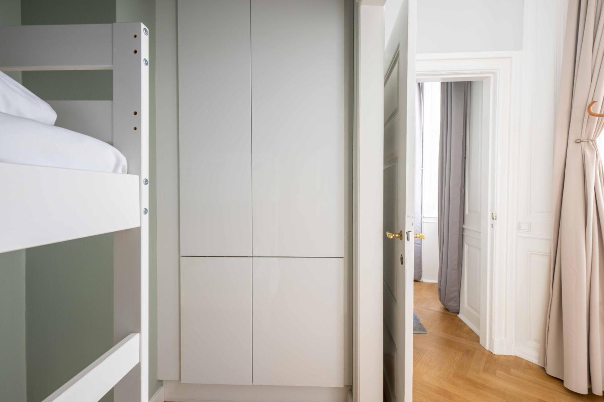 Apartment Lavish 4br In The Heart Of Cph By The Canals