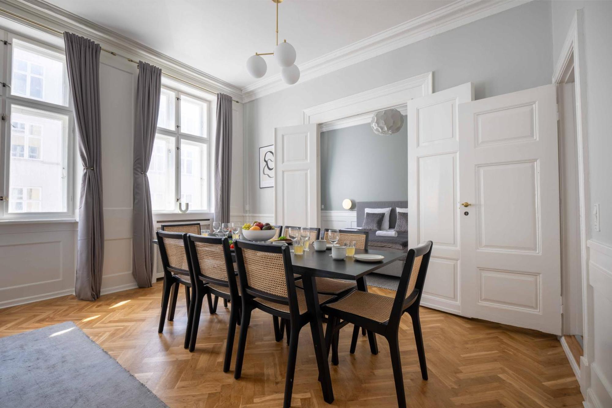 Apartment Lavish 4br In The Heart Of Cph By The Canals *